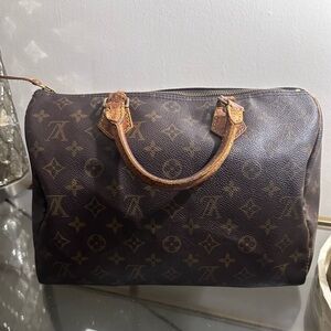 Authentic Louis Vuitton speedy 30 monogram Hand bag (partially detached strap)